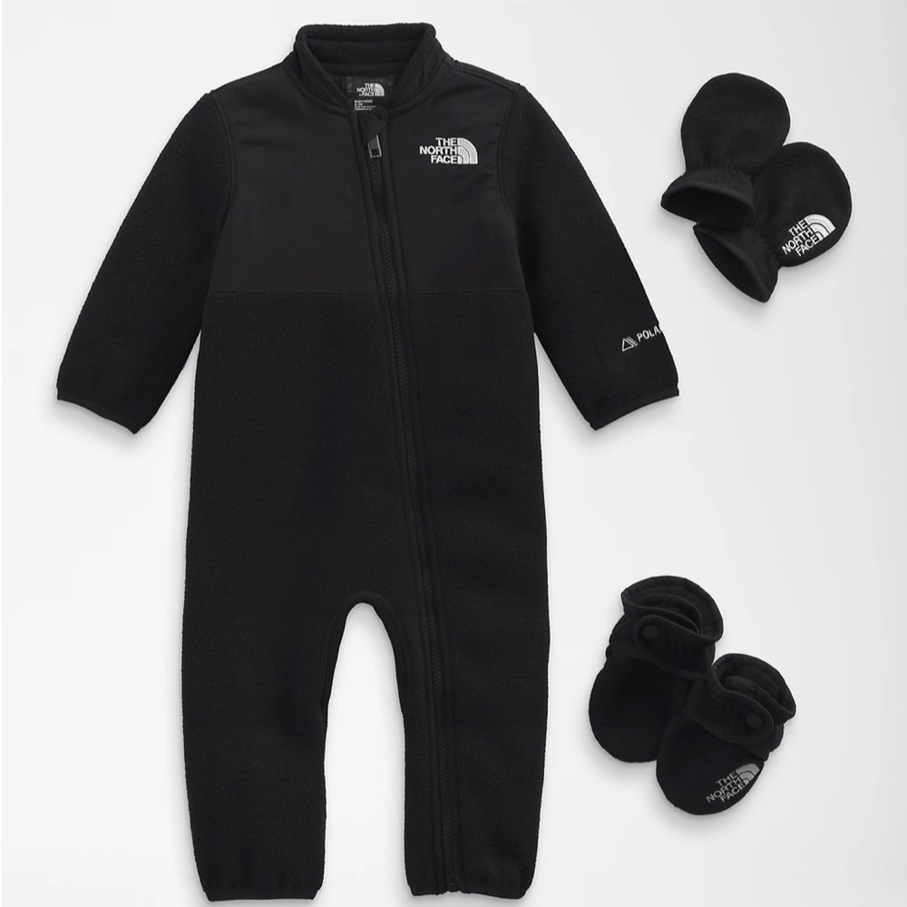 New Northface Baby Denali snowsuit size 6-12 month. W tags